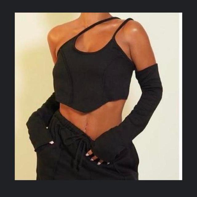 PrettyLittleThing Women's Crop top - Black - 6 on Productcaster.