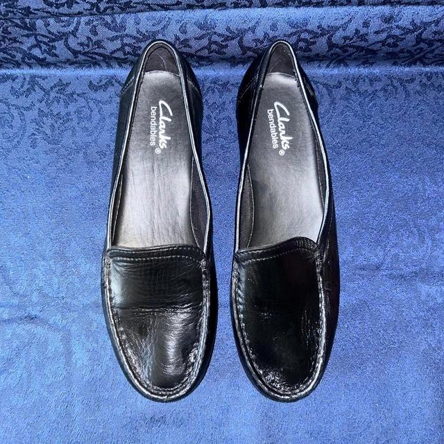 Clarks Women's Loafers - Black - UK 6.5 on Productcaster.