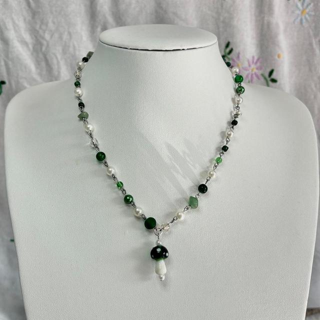 Handmade Women's Necklace - Green/Silver on Productcaster.