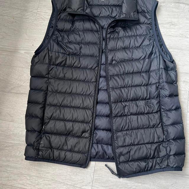 UNIQLO Men's Gilet - Navy - XS on Productcaster.