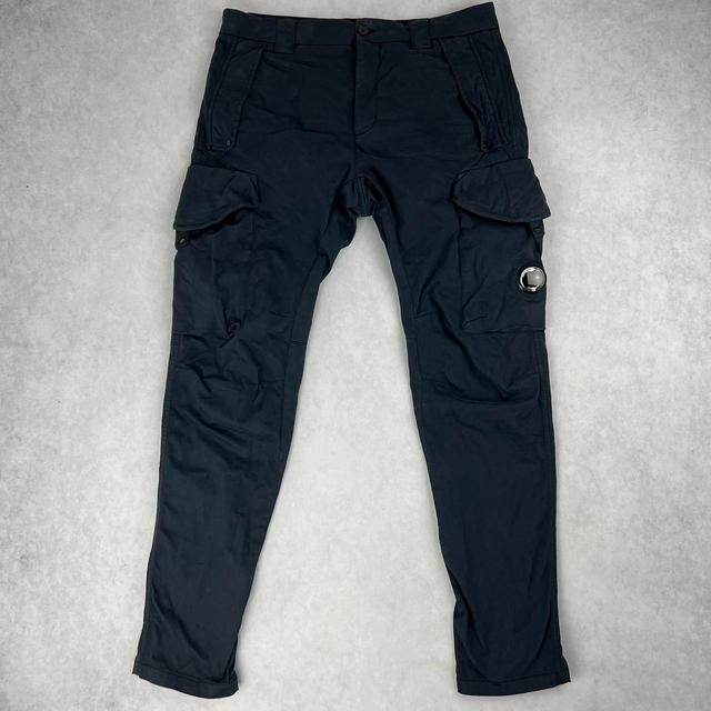 CP Company Men's Cargo Trousers - Navy - 32" on Productcaster.