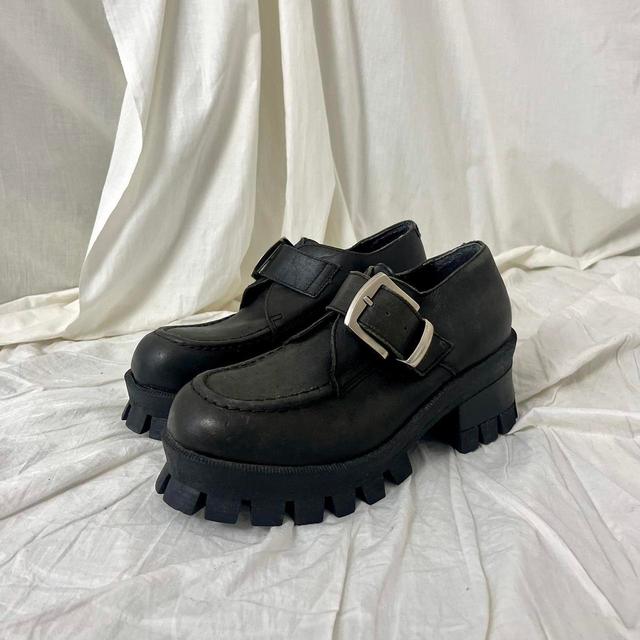 Vintage Women's Loafers - Black/Brown - UK 6.5 on Productcaster.