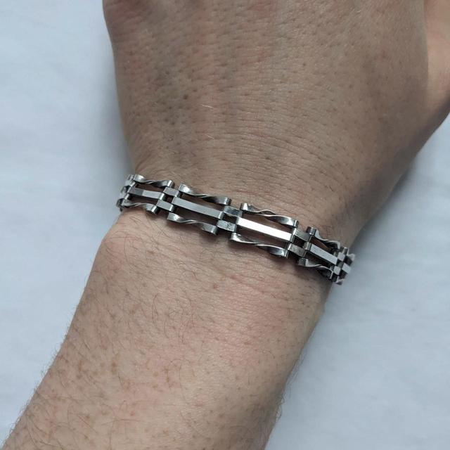 Vintage Women's Bracelet - Silver on Productcaster.