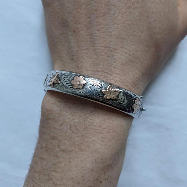 Vintage Women's Bracelet - Silver on Productcaster.