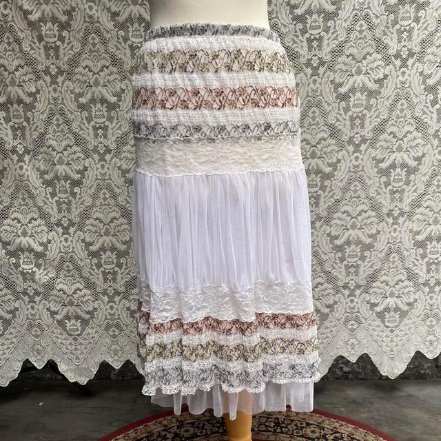 Vintage Women's Skirt - White on Productcaster.