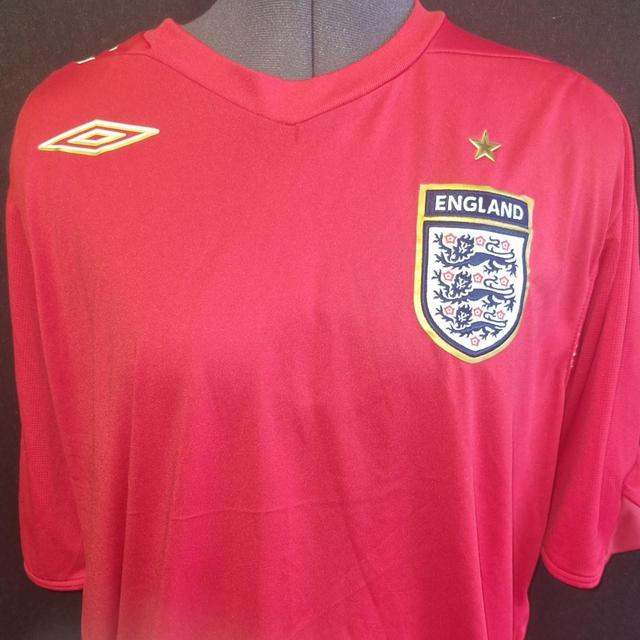 Umbro Men's T-shirt - Red - XL on Productcaster.