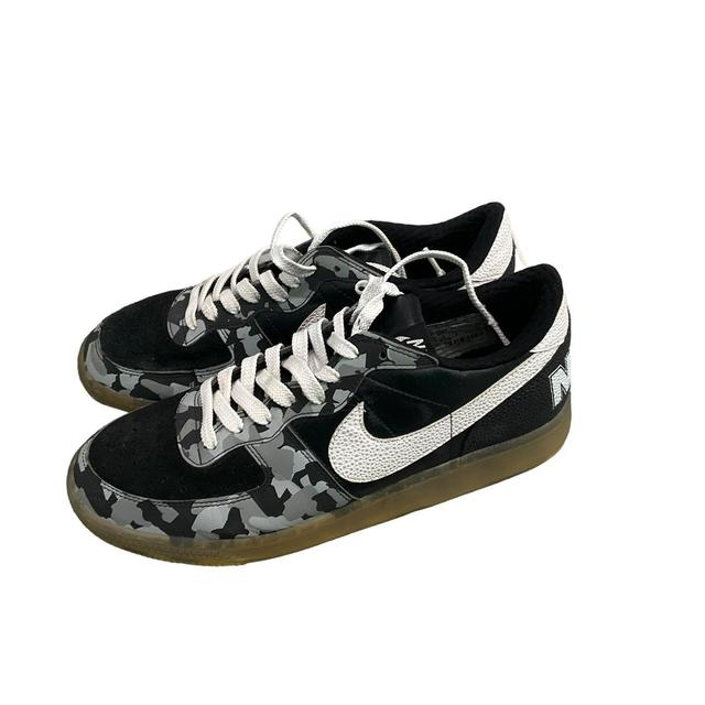 Nike Men's Trainers - Black/Grey - UK 8 on Productcaster.