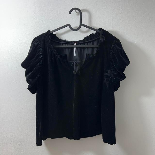 Free People Women's Blouse - Black - M on Productcaster.