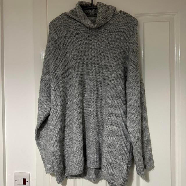 H&M Women's Jumper - Grey - M on Productcaster.