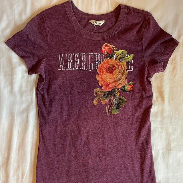 Abercrombie & Fitch Women's T-shirt - Pink - XS on Productcaster.