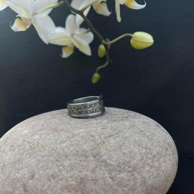 Vintage Women's Ring - Silver on Productcaster.