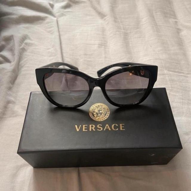 Versace Women's Sunglasses - Black/Gold on Productcaster.