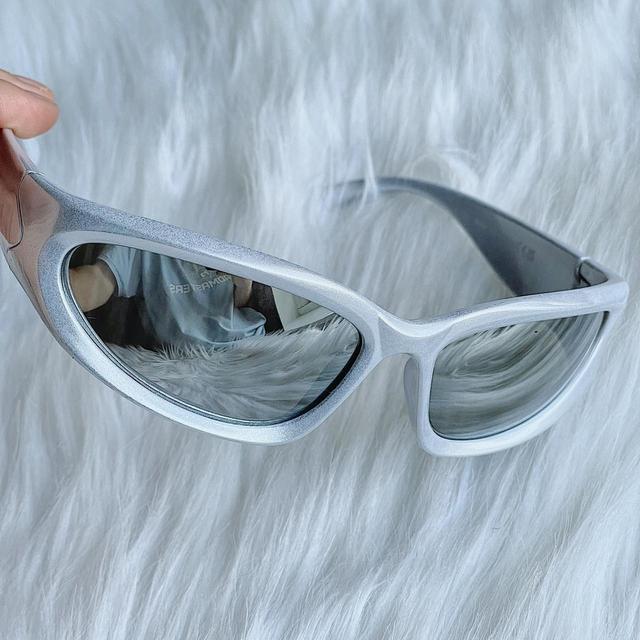 Women's Square Sunglasses - Black on Productcaster.