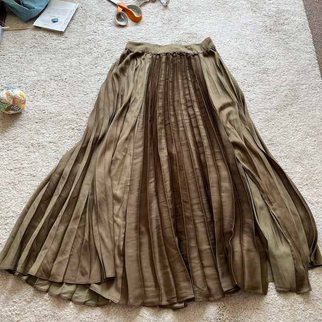 Topshop Women's Skirt - Khaki/Green - UK 6 on Productcaster.