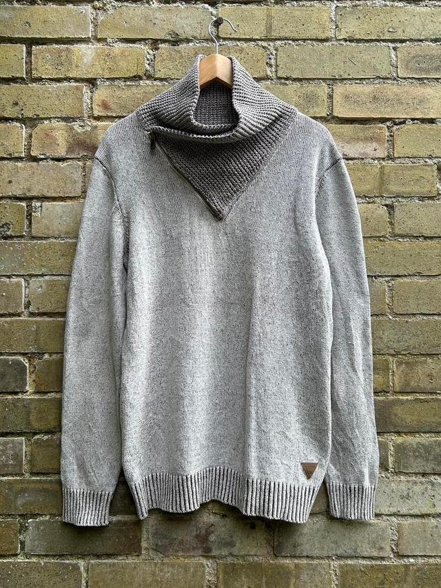 Guess Men's Sweatshirt - Grey/Brown - L on Productcaster.