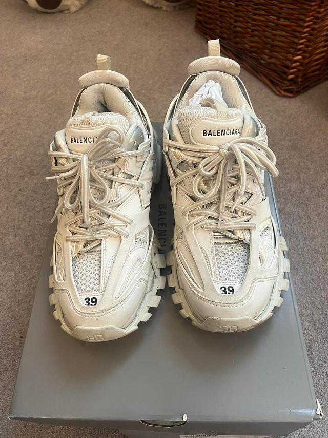 Balenciaga Women's Trainers - White on Productcaster.