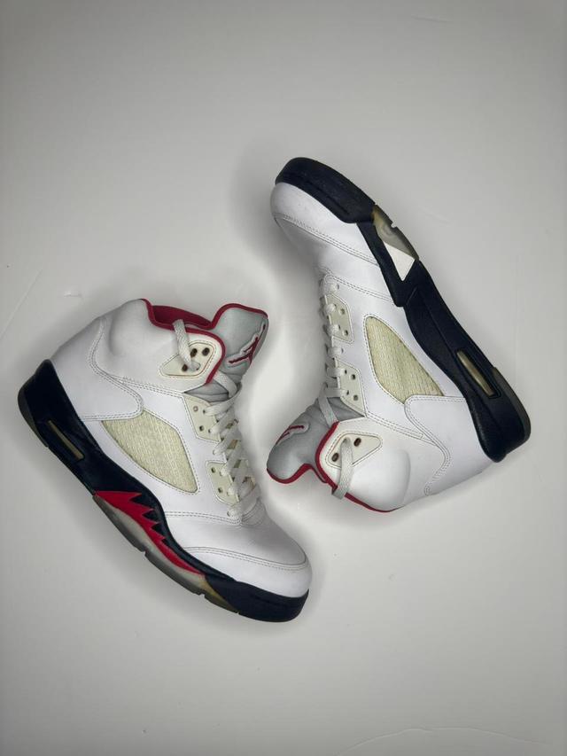 Jordan Men's Trainers - White/Red - UK 8.5 on Productcaster.