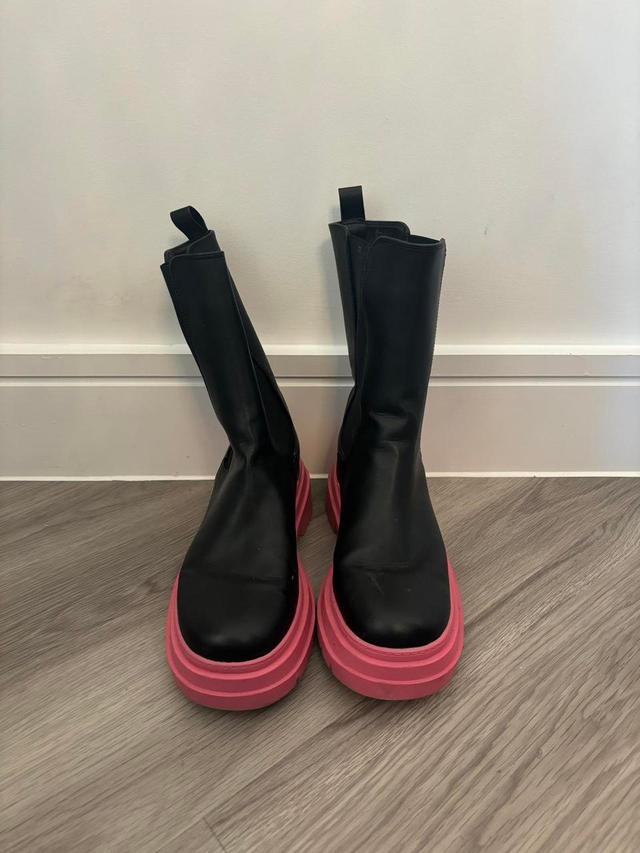 Primark Women's Chelsea Boots - Black/Pink - UK 7 on Productcaster.