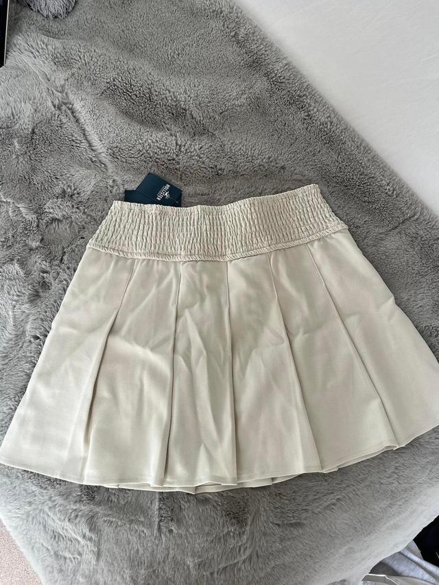 Hollister Co. Women's Skirt - Cream - XS on Productcaster.