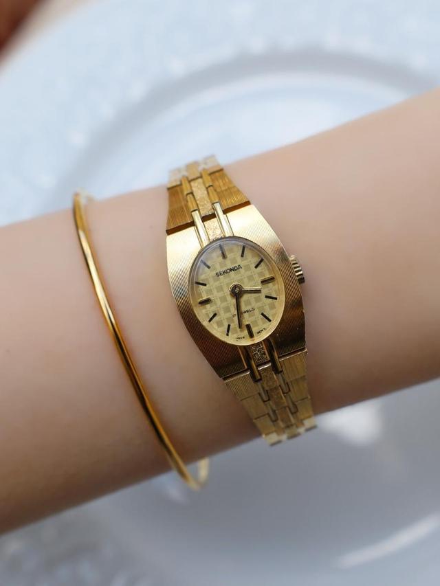 Sekonda Women's Analogue Watch - Gold on Productcaster.