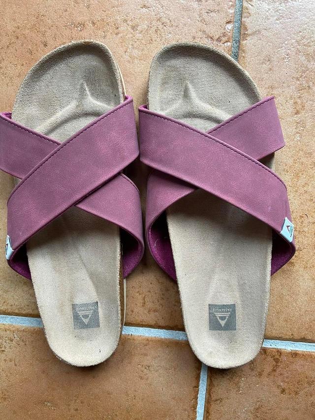 Passenger Clothing Women's Sandals - Burgundy/Purple - UK 7 on Productcaster.