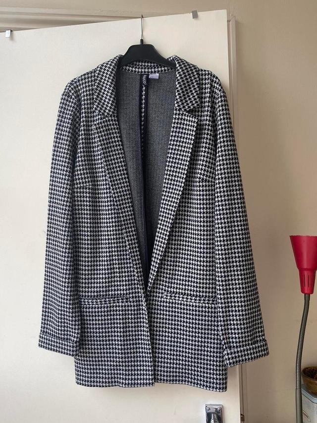 H&M Women's Blazer Jacket - White/Black - S on Productcaster.