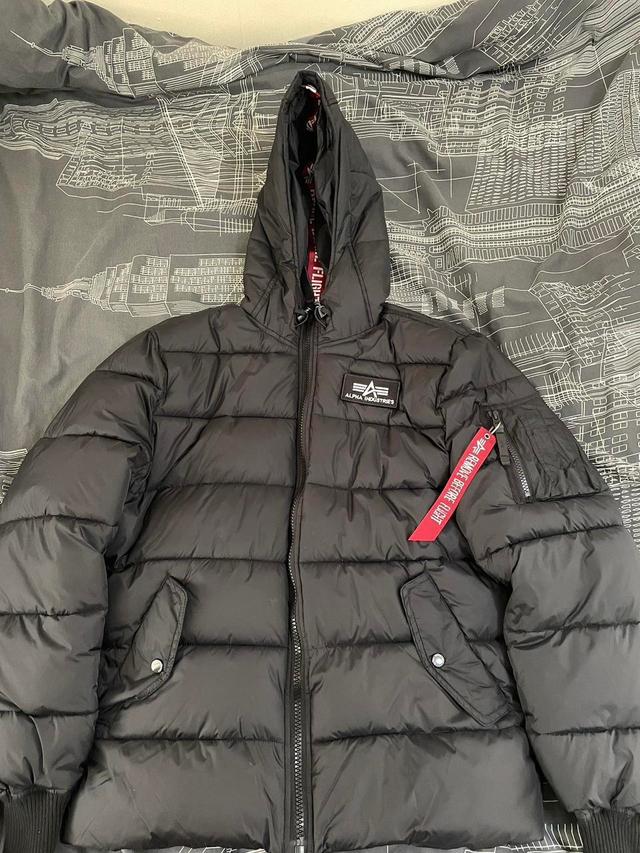 Alpha Industries Men's Puffer - Black - M on Productcaster.