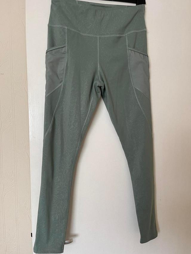 Women's Leggings - Green - M on Productcaster.