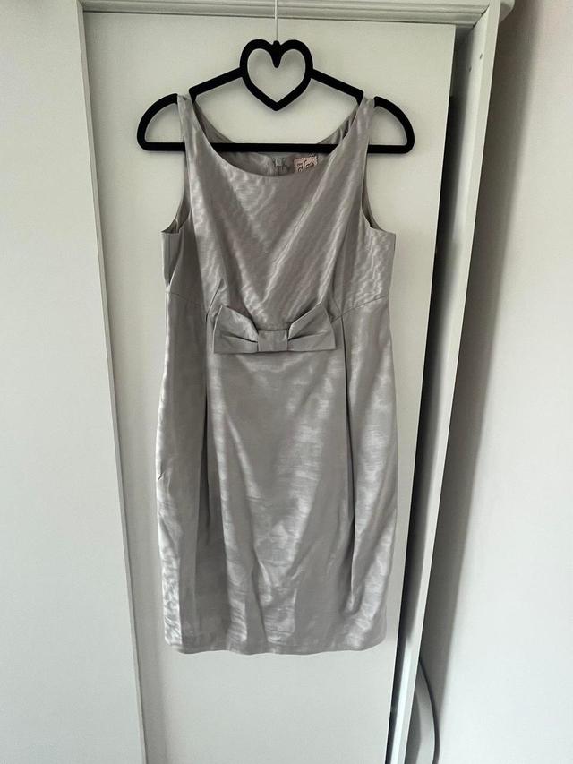 Oasis Women's Pencil Dress - Silver/Grey - 10 on Productcaster.