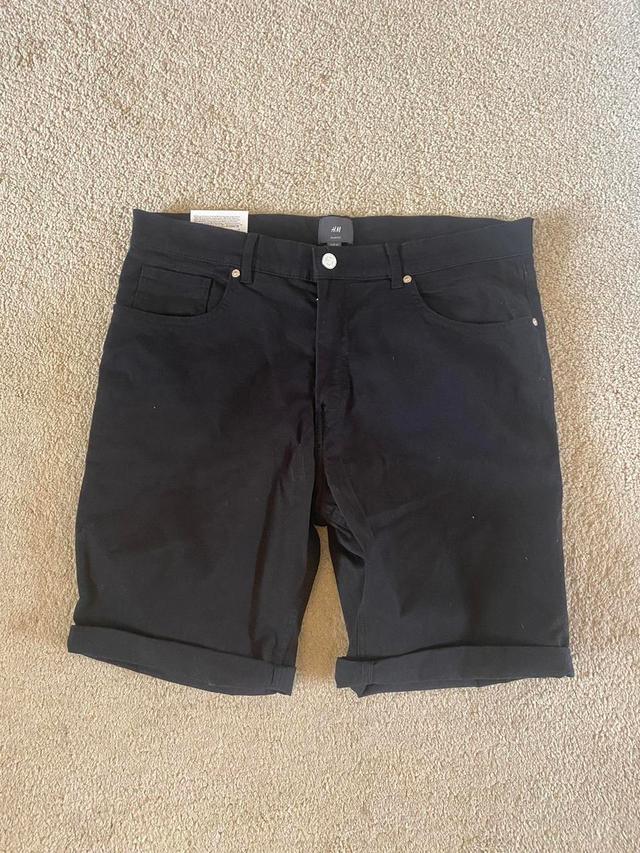 H&M Men's Shorts - Black - 34" on Productcaster.