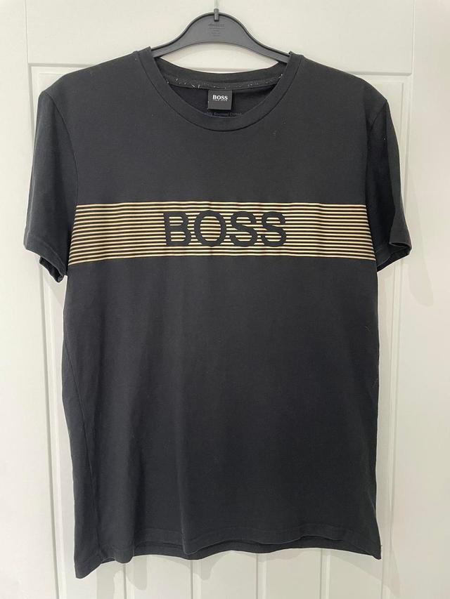 Hugo Boss Men's T-shirt - Black - M on Productcaster.