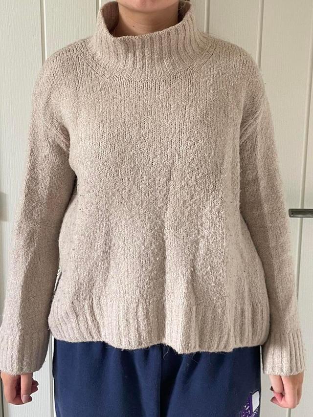 H&M Women's Jumper - Tan - 8 on Productcaster.