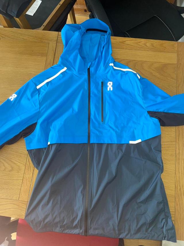 On Running Men's Jacket - Blue/Black - L on Productcaster.