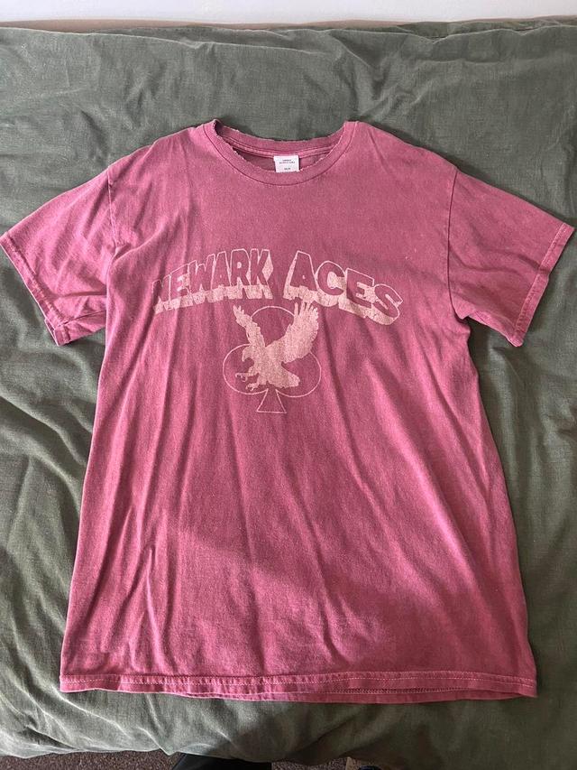 Urban Outfitters Men's T-shirt - Pink - XS on Productcaster.