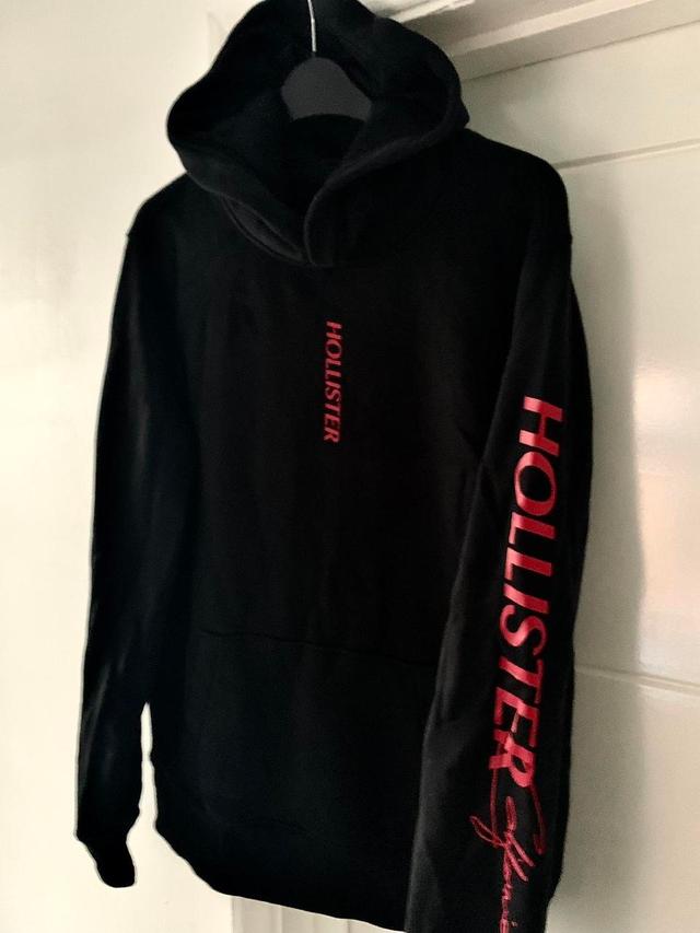 Hollister Co. Men's Hoodie - Black/Red - M on Productcaster.