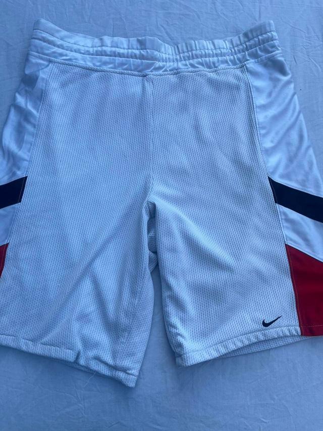 Nike Men's Shorts - White/Red - S on Productcaster.