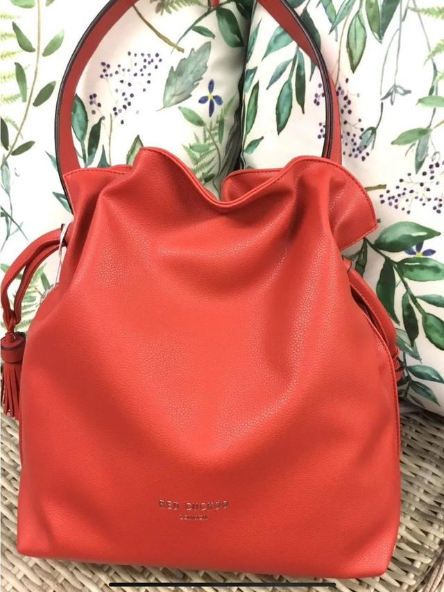 Designer Women's Shoulder bags - Red on Productcaster.