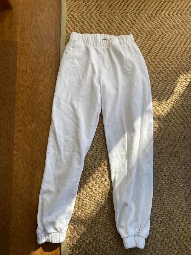 Brandy Melville Women's Sweatpants - White - UK 6 on Productcaster.