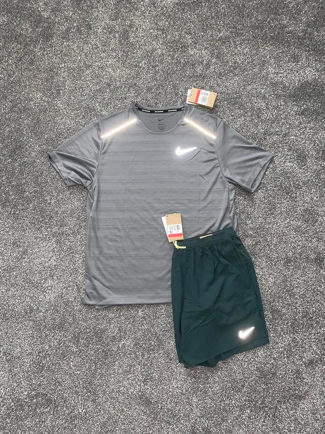 Nike Men's Shorts - Grey/Green - S on Productcaster.