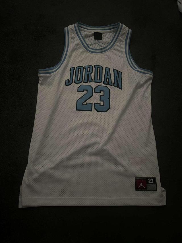 Jordan Kids' Vest - White/Blue on Productcaster.