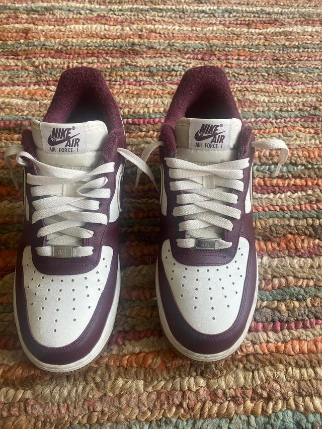 Nike Men's Trainers - Burgundy/White - UK 7 on Productcaster.