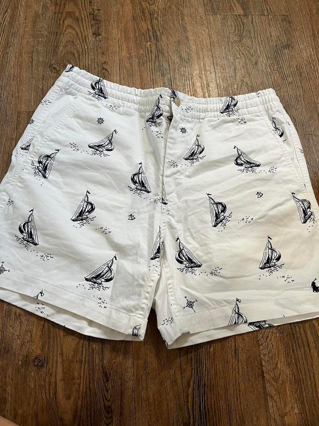 Ralph Lauren Men's Shorts - White - M on Productcaster.