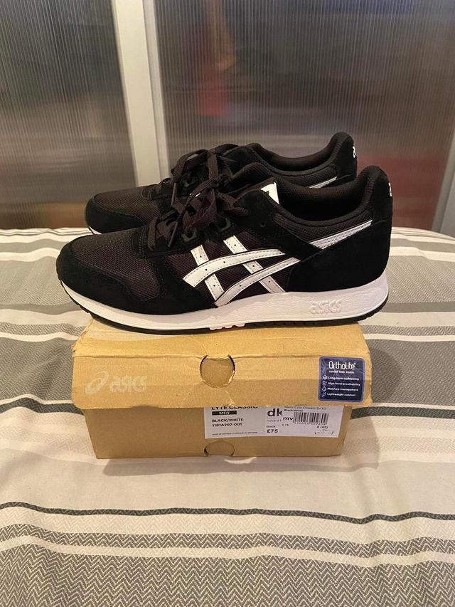 ASICS Men's Trainers - Black/White - UK 8 on Productcaster.