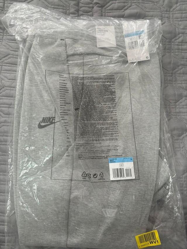 Nike Men's Sweatpants - Grey - M on Productcaster.