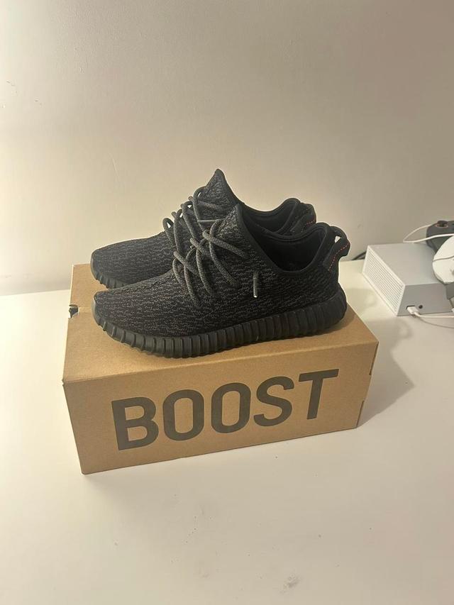 Yeezy Men's Trainers - Black - UK 9 on Productcaster.