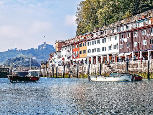 Smartbox - San Sebastián desde el mar: ruta en barco de 6 horas para 2 personas - Aventura on Productcaster.