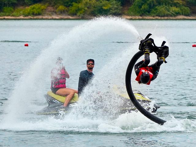 Bongo - Vol en flyboard au-dessus de l'eau - Coffret cadeau, Box expérience on Productcaster.