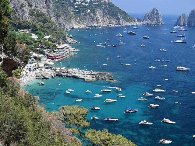 Smartbox - Affascinante tour guidato a piedi dell'isola di Capri con pranzo leggero per 2 persone - Cofanetti Regalo Multiattività on Productcaster.