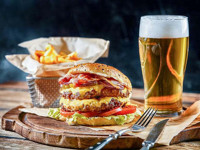 Smartbox - De hamburguesas gourmet y mucho más: 1 comida o cena con bebidas - Gastronomía on Productcaster.