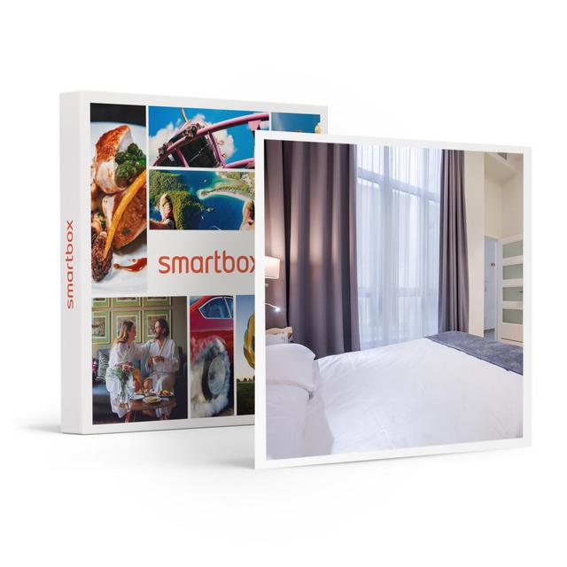 Smartbox - Welldone Cathedral Suites Sevilla: 2 noches en apartamento deluxe - Estancias on Productcaster.